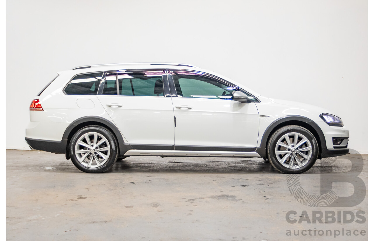 02/2017 Volkswagen Golf Alltrack 132 TSI (AWD) AU MY17 4D Wagon Pure White Turbo 1.8L