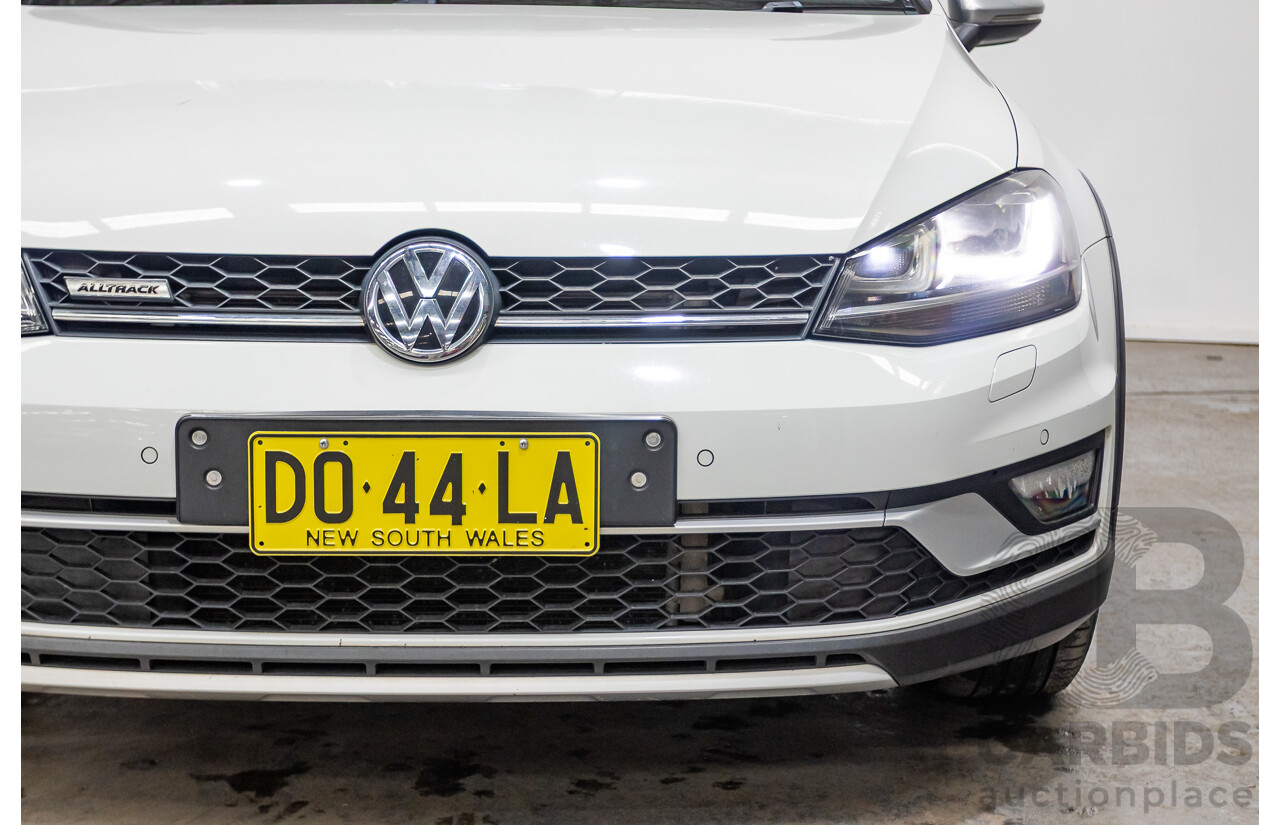 02/2017 Volkswagen Golf Alltrack 132 TSI (AWD) AU MY17 4D Wagon Pure White Turbo 1.8L
