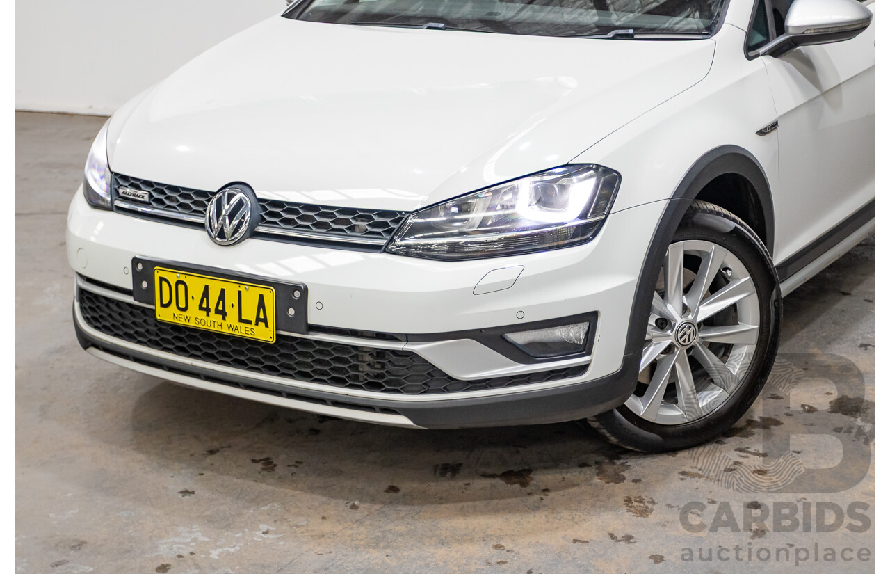 02/2017 Volkswagen Golf Alltrack 132 TSI (AWD) AU MY17 4D Wagon Pure White Turbo 1.8L