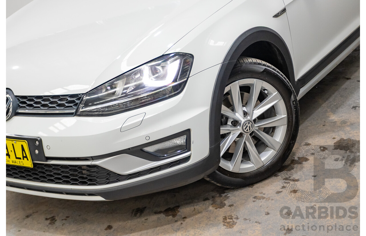 02/2017 Volkswagen Golf Alltrack 132 TSI (AWD) AU MY17 4D Wagon Pure White Turbo 1.8L