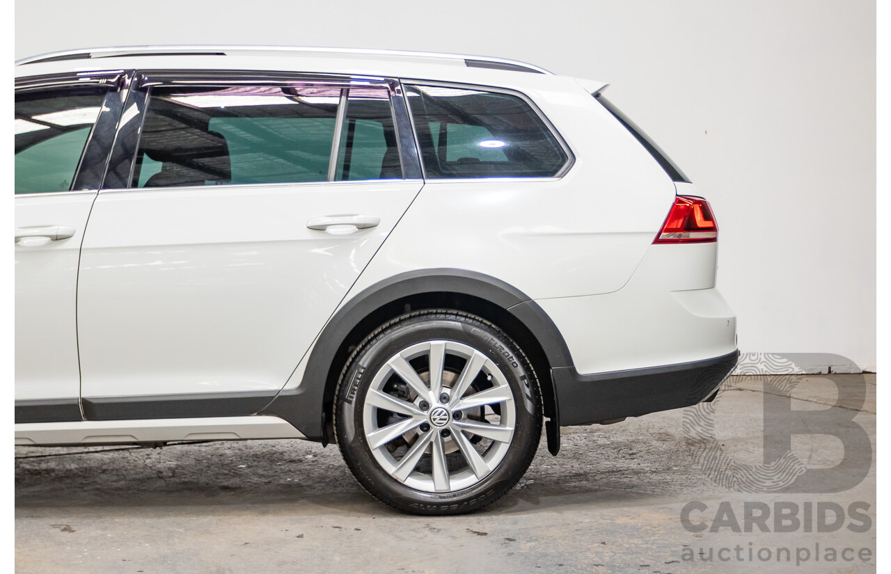 02/2017 Volkswagen Golf Alltrack 132 TSI (AWD) AU MY17 4D Wagon Pure White Turbo 1.8L