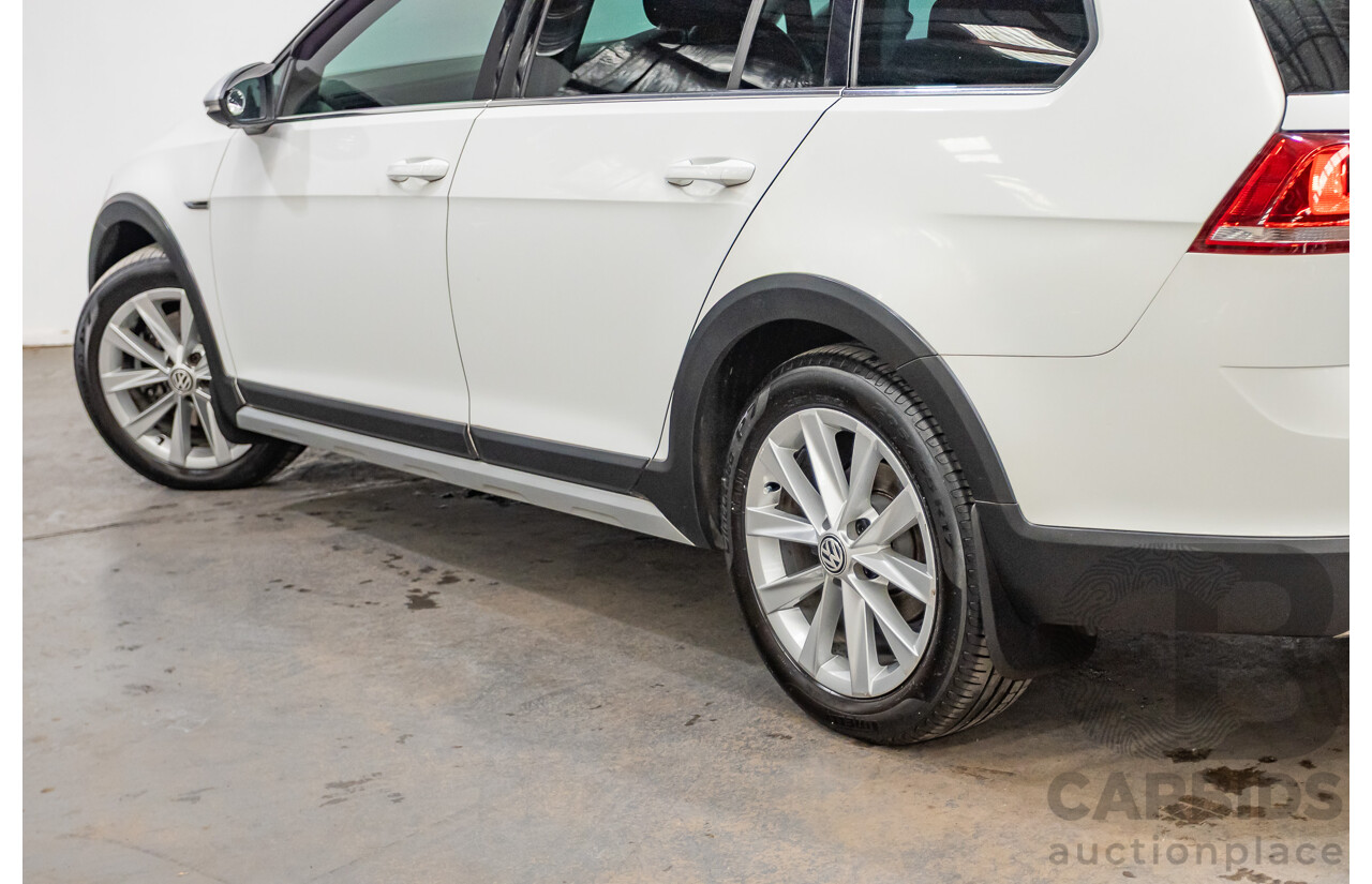 02/2017 Volkswagen Golf Alltrack 132 TSI (AWD) AU MY17 4D Wagon Pure White Turbo 1.8L