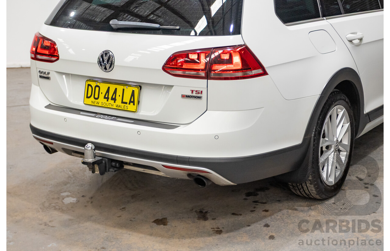 02/2017 Volkswagen Golf Alltrack 132 TSI (AWD) AU MY17 4D Wagon Pure White Turbo 1.8L