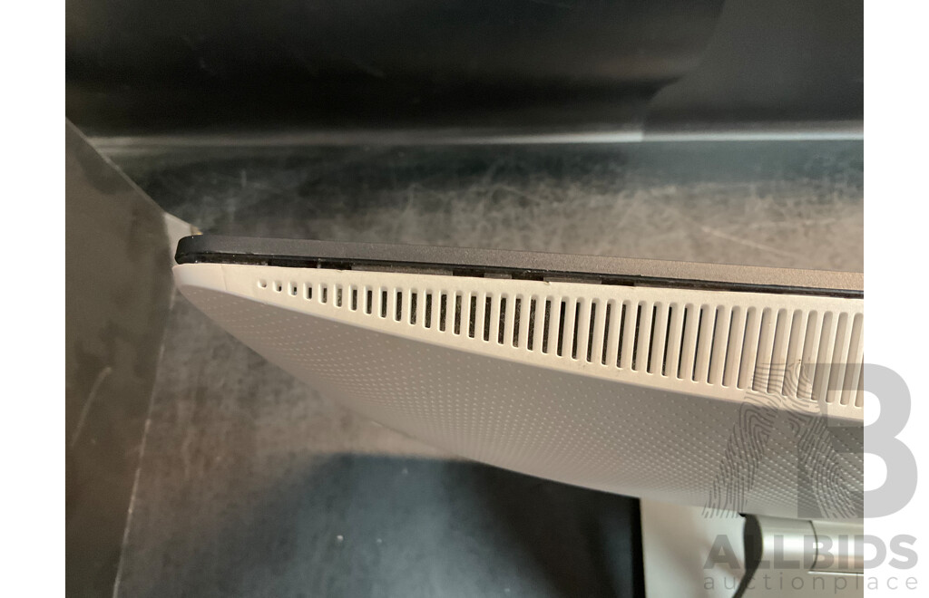 HP Pavillion  I5 23.8'' ALL in One