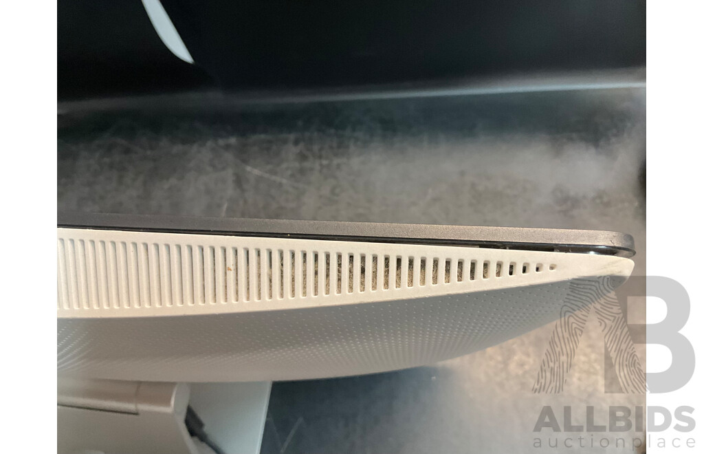 HP Pavillion  I5 23.8'' ALL in One