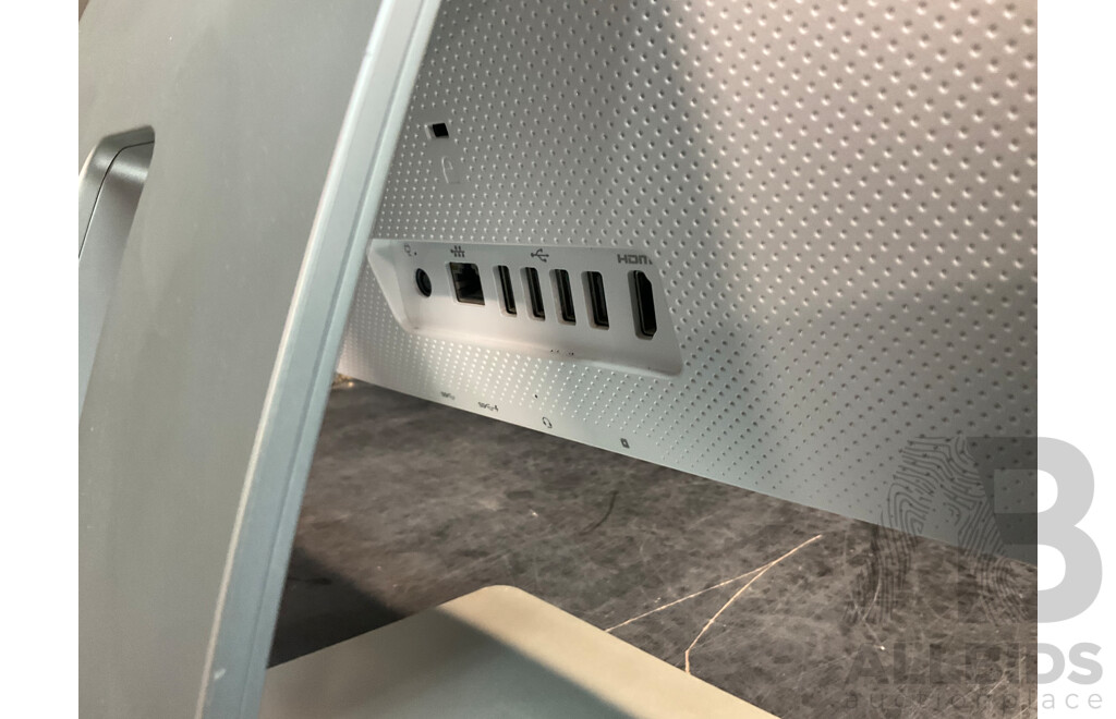 HP Pavillion  I5 23.8'' ALL in One