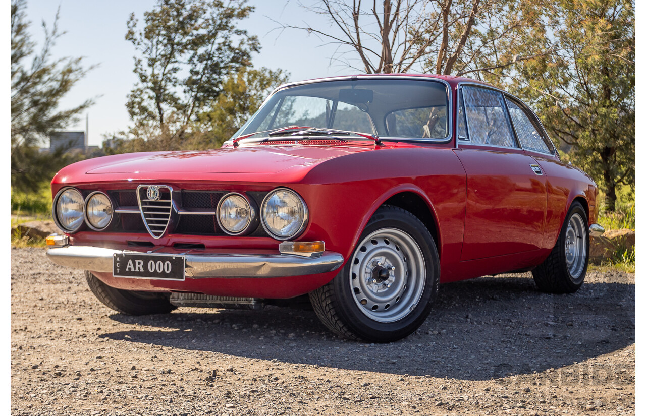 1/1969 Alfa Romeo GT Veloce 1750 2d Coupe Alfa Rosso Red 1.8L