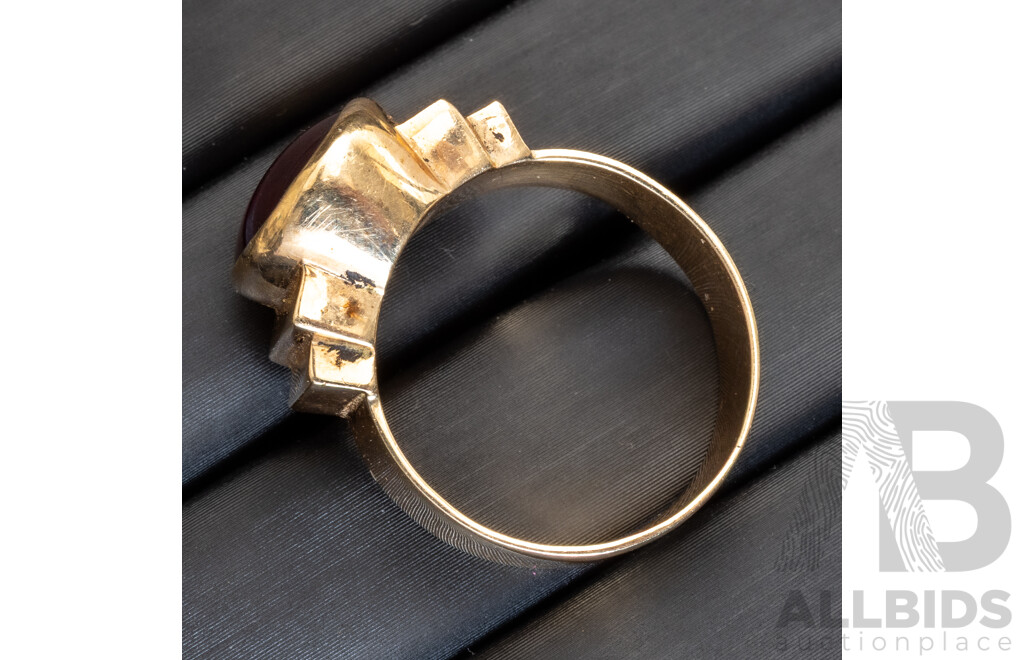 9ct Vintage Garnet Cabochon Ring, Mid Century, Size Q, 5.84 Grams
