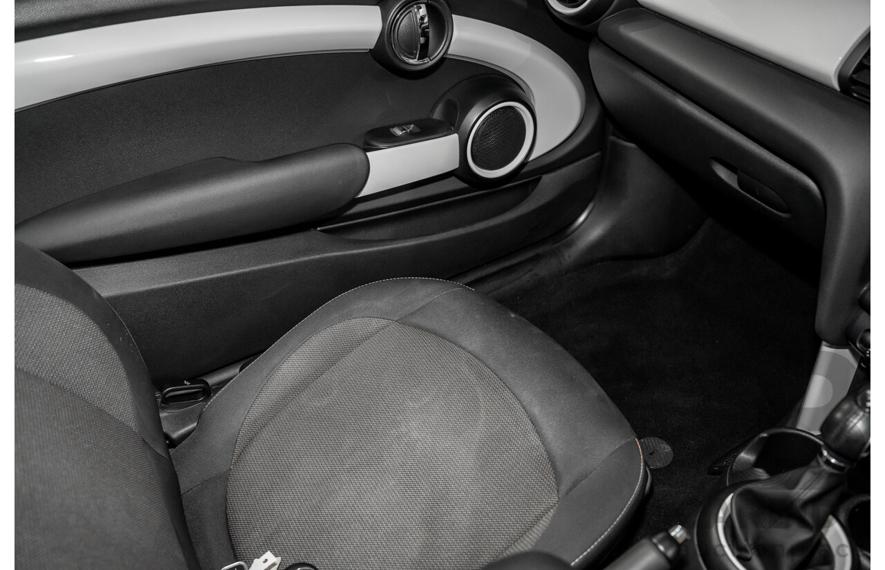 9/2015 Mini Cooper F56 3d Hatchback Pepper White/Midnight Black Turbo 1.5L