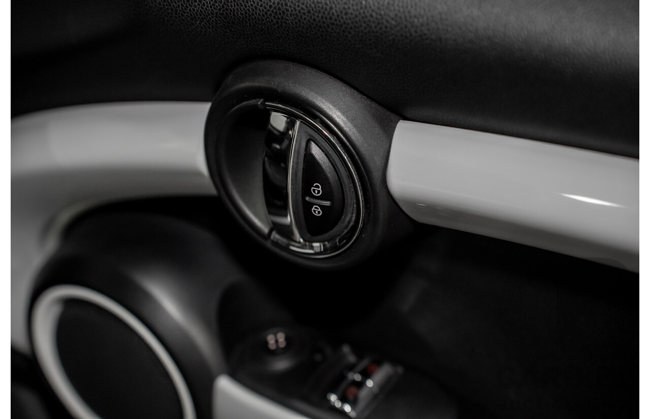 9/2015 Mini Cooper F56 3d Hatchback Pepper White/Midnight Black Turbo 1.5L