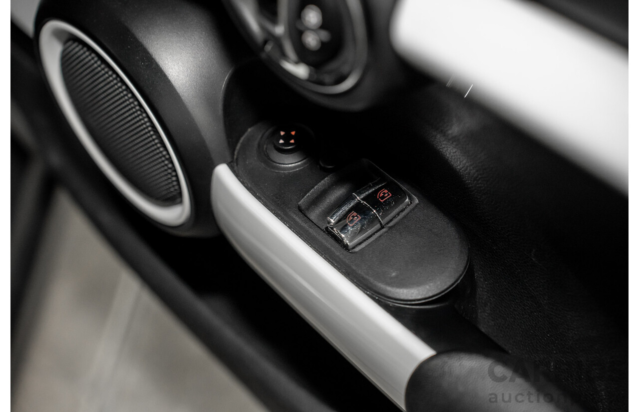 9/2015 Mini Cooper F56 3d Hatchback Pepper White/Midnight Black Turbo 1.5L
