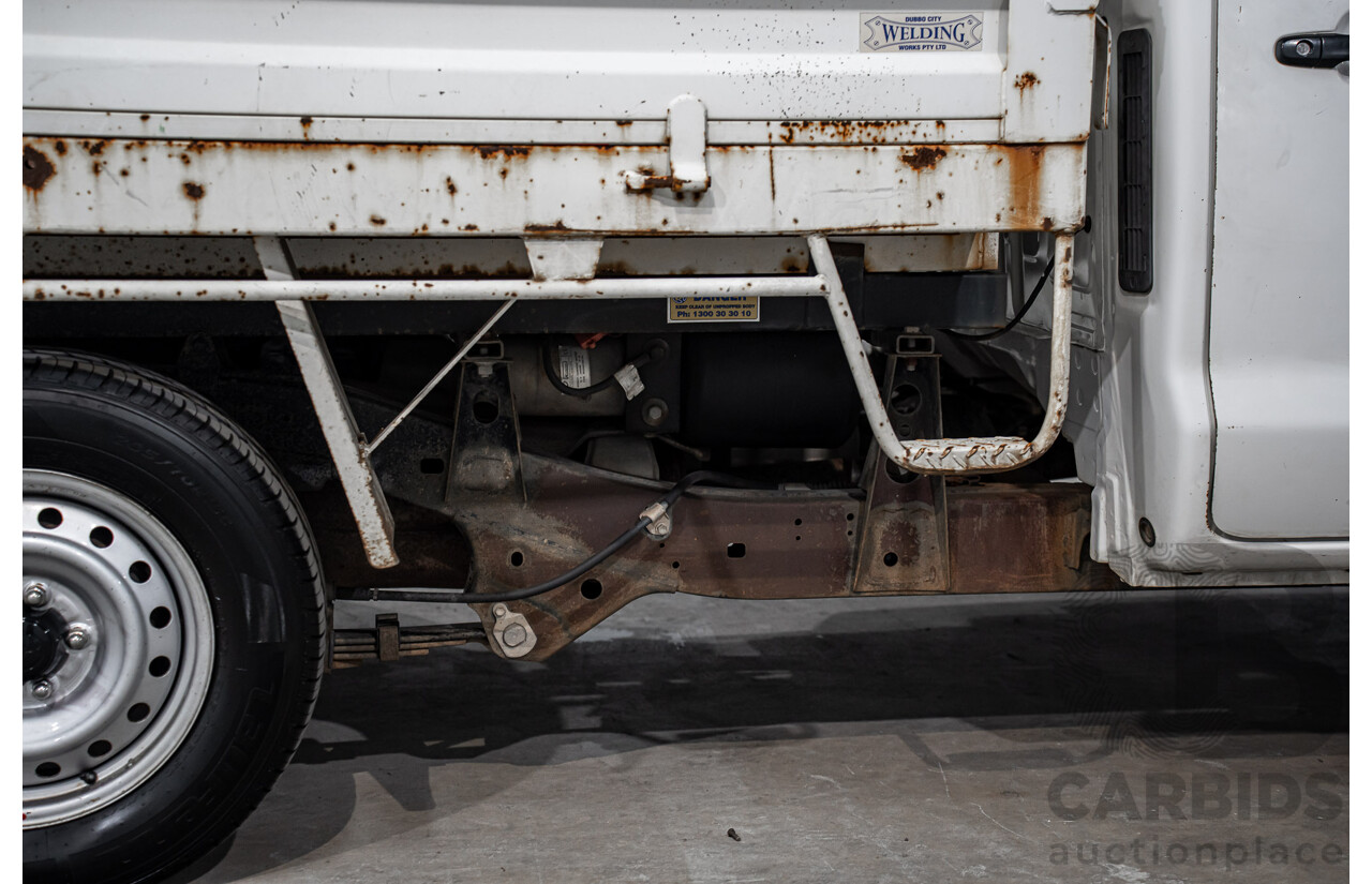 7/2009 Toyota Hilux Workmate TGN16R 08 Upgrade C/Chas White 2.7L