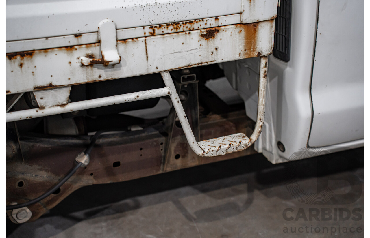 7/2009 Toyota Hilux Workmate TGN16R 08 Upgrade C/Chas White 2.7L