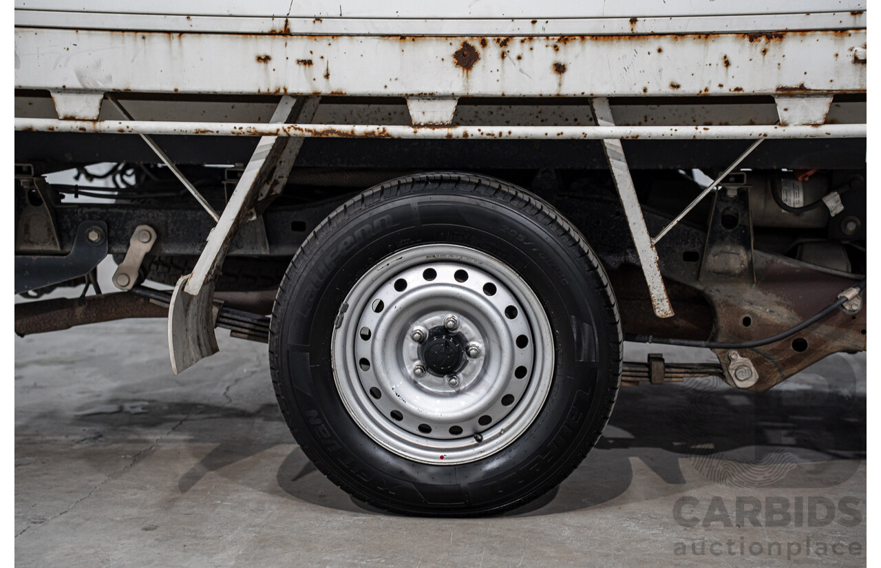 7/2009 Toyota Hilux Workmate TGN16R 08 Upgrade C/Chas White 2.7L