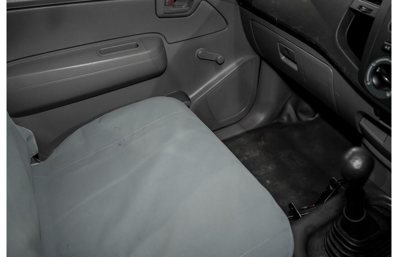 7/2009 Toyota Hilux Workmate TGN16R 08 Upgrade C/Chas White 2.7L