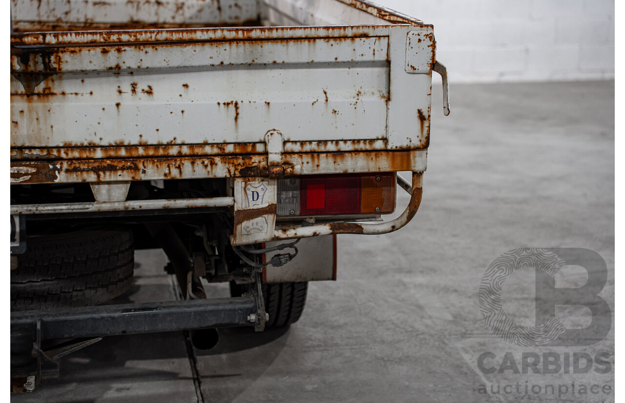 7/2009 Toyota Hilux Workmate TGN16R 08 Upgrade C/Chas White 2.7L