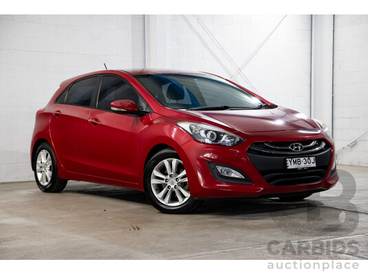 8/2014 Hyundai i30 SE GD MY14 5d Hatchback Brilliant Red Metallic 1.8L