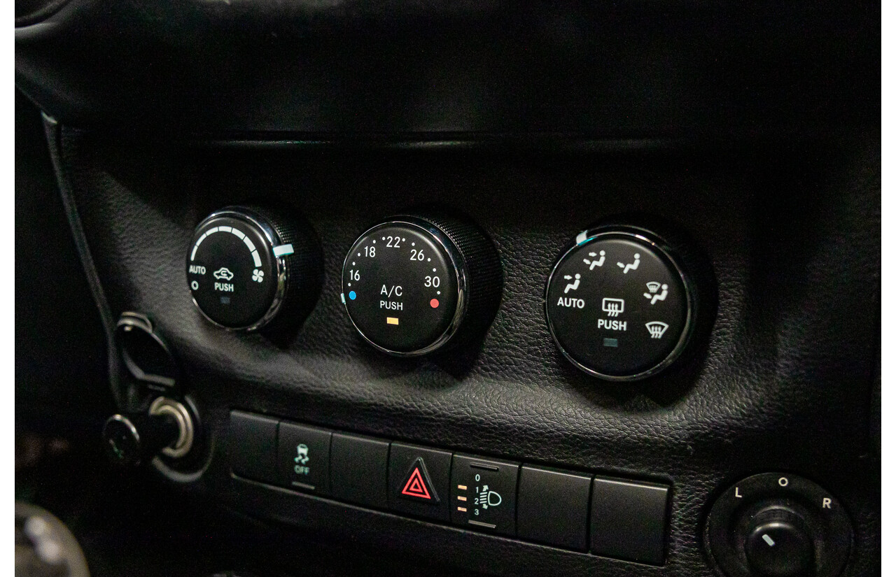08/2016 Jeep Wrangler Unlimited Sport (4x4) JK MY16 4d Hardtop Bright White V6 3.6L
