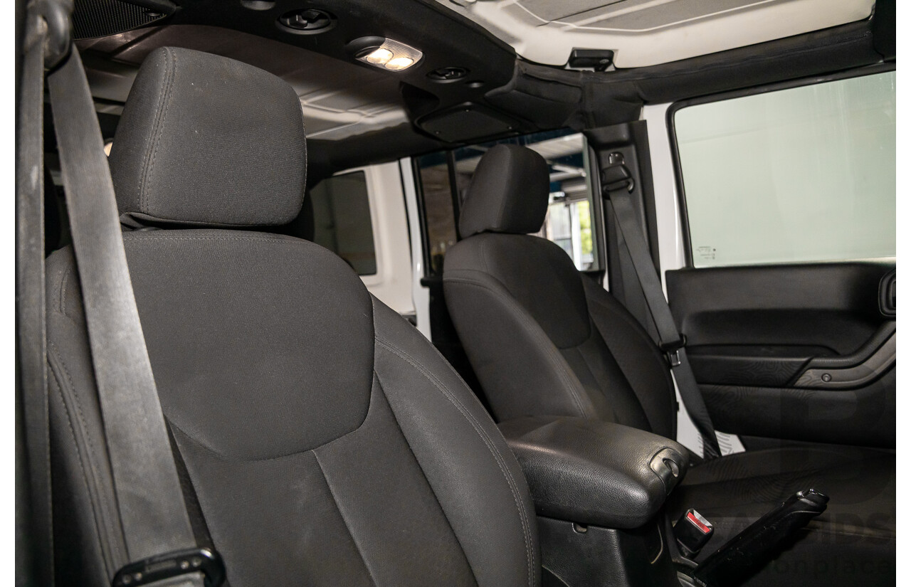 08/2016 Jeep Wrangler Unlimited Sport (4x4) JK MY16 4d Hardtop Bright White V6 3.6L