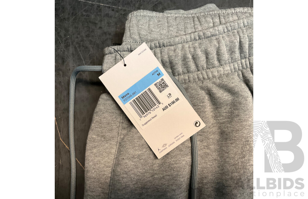 Assorted Nike, Hoodrich Apparels - Various Sizes - Lot of 8