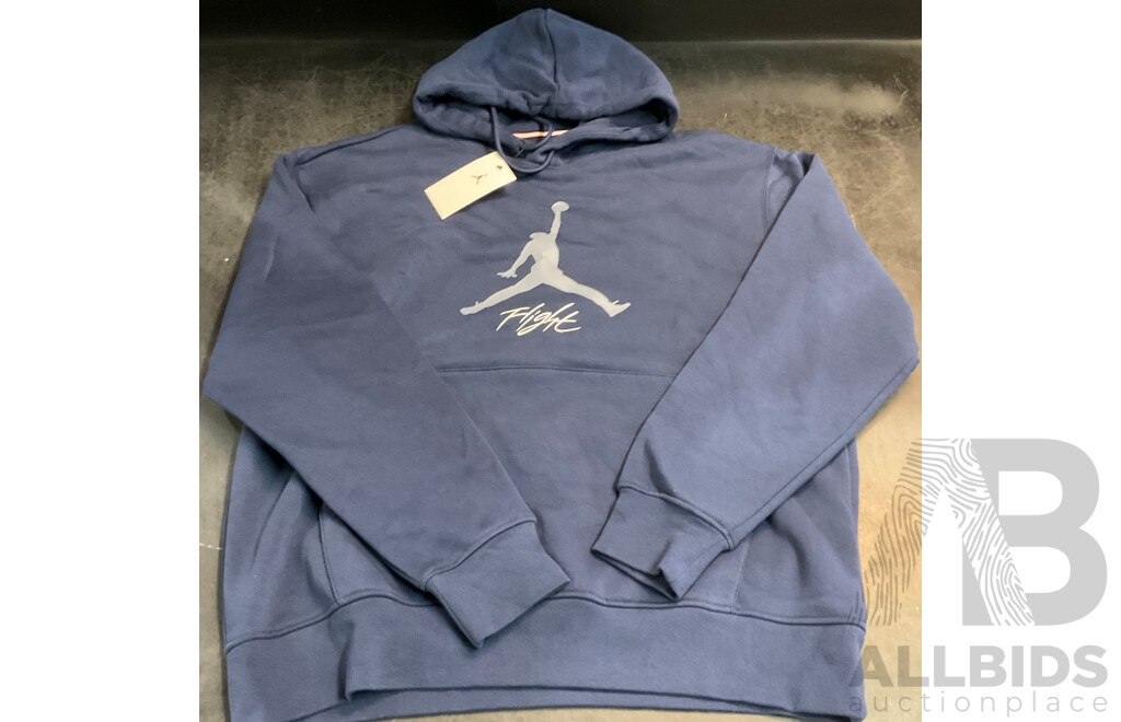 Nike Size L Apparel - Hoodies, Pants & Hat