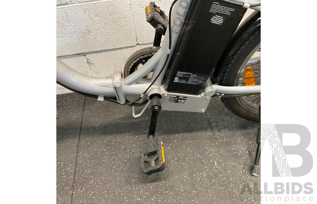 Estate Folding E-Bike