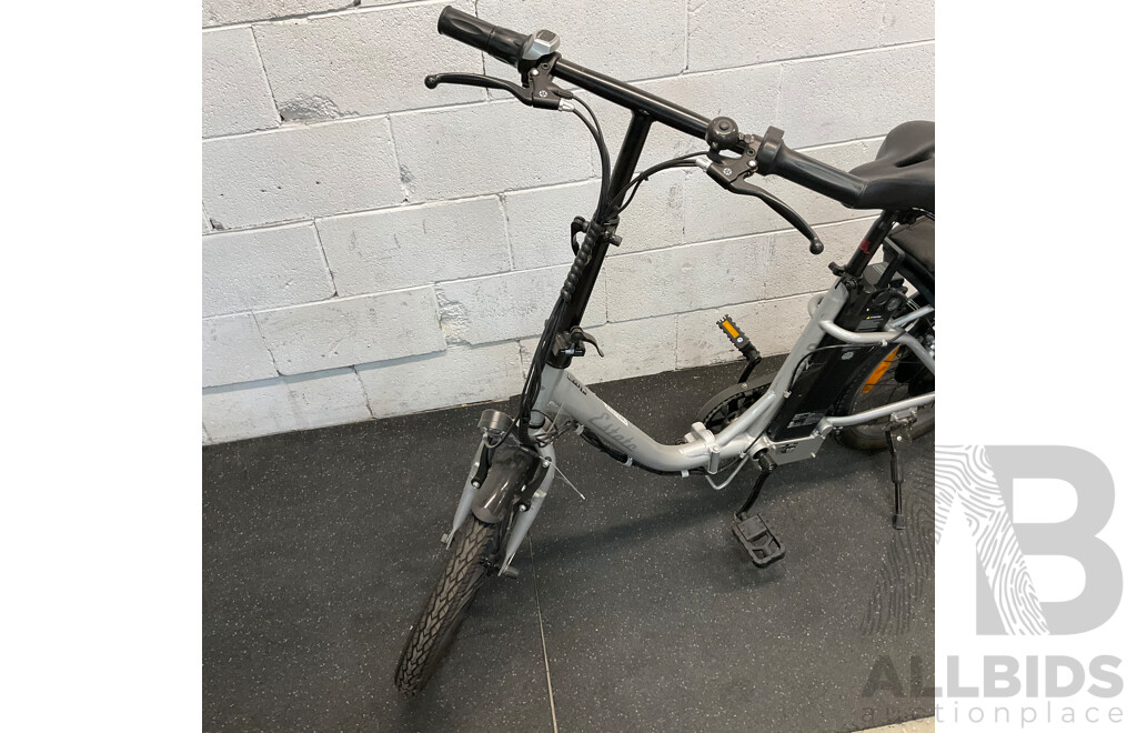 Estate Folding E-Bike