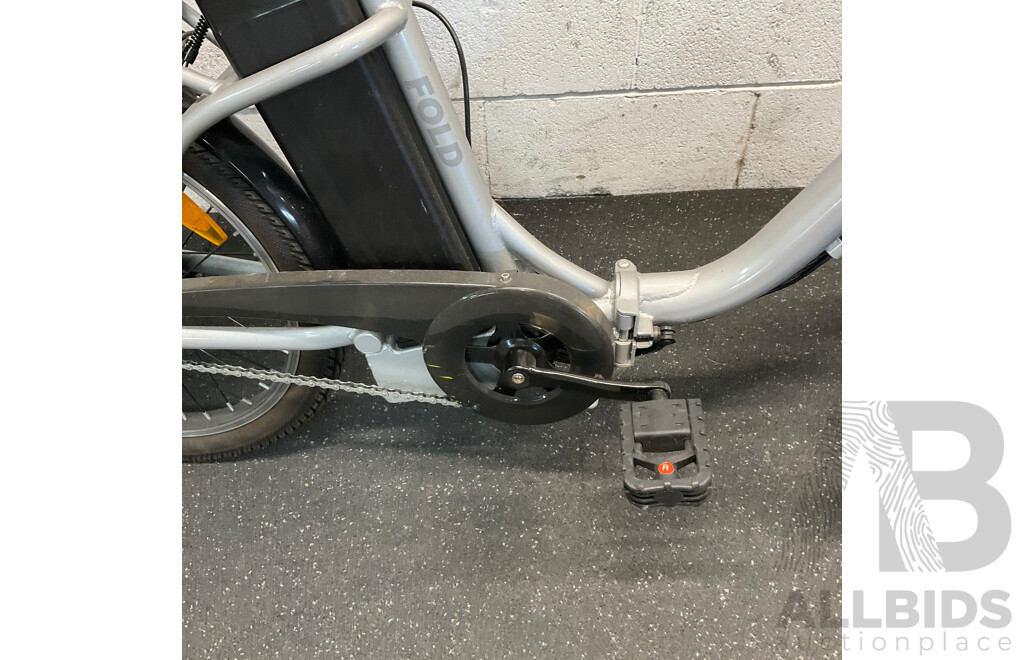 Estate Folding E-Bike