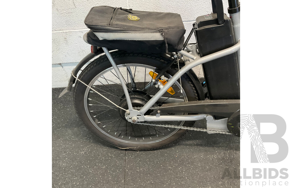 Estate Folding E-Bike