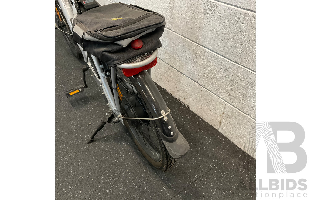 Estate Folding E-Bike