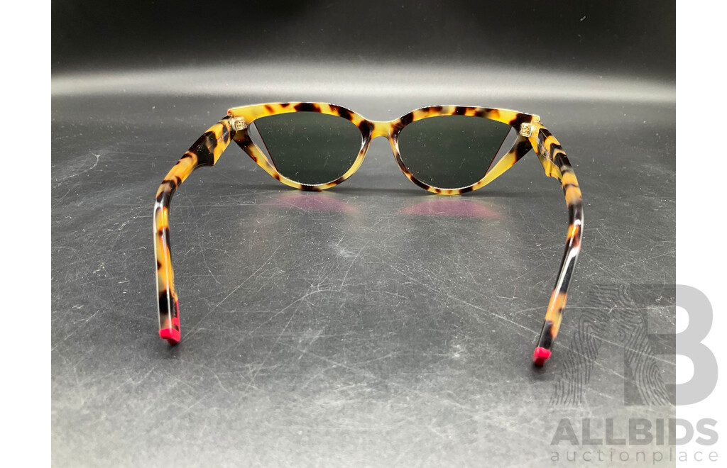 Cat Eye Sunglasses Branded Fendi