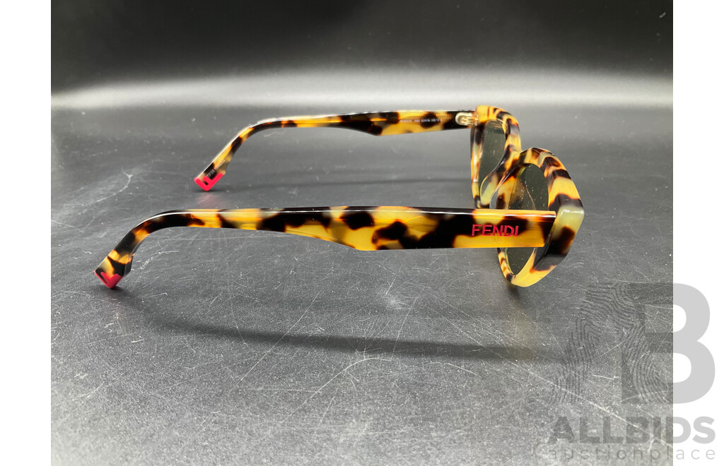 Cat Eye Sunglasses Branded Fendi