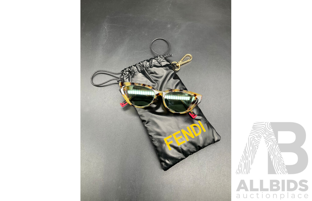 Cat Eye Sunglasses Branded Fendi