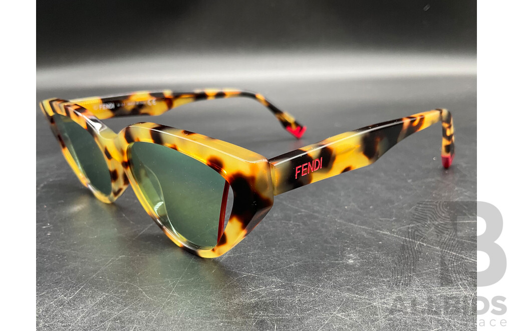 Cat Eye Sunglasses Branded Fendi