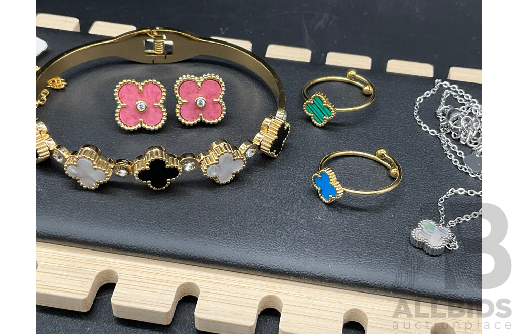 Assorted Costume Jewellery - Lot of 8