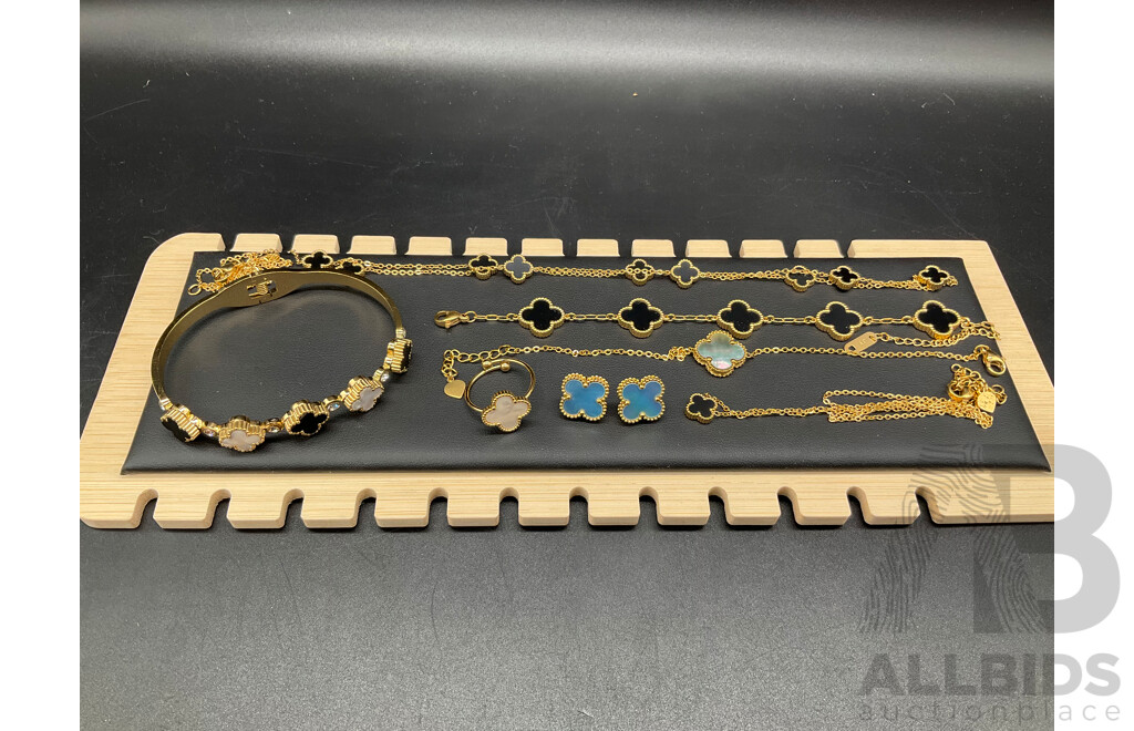 Assorted Costume Jewellery - Lot of 7