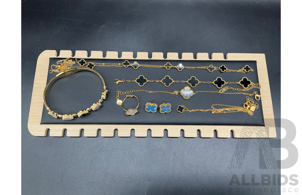 Assorted Costume Jewellery - Lot of 7