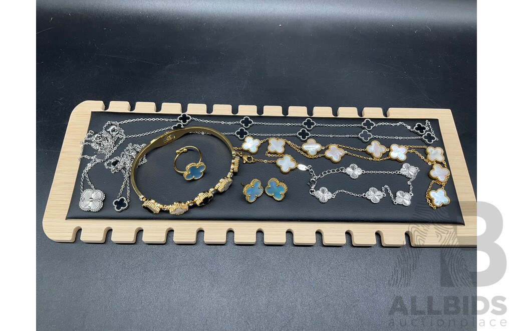 Assorted Costume Jewellery - Lot of 8