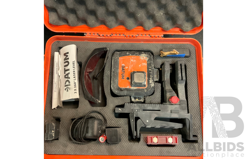 Datum DT3X360R Multi-line Laser Level - RED with Carry Case