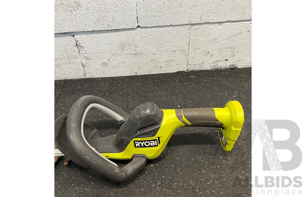 ROYBI Cordless Hedge Trimmer R18HTR40 Tool Only and 1x Hammer