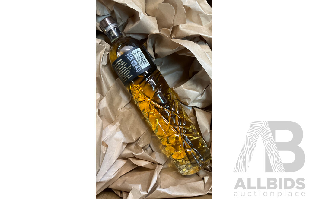 LUIGI Francoli Grappa Nebbiolo Da Barolo Barrique 700mL