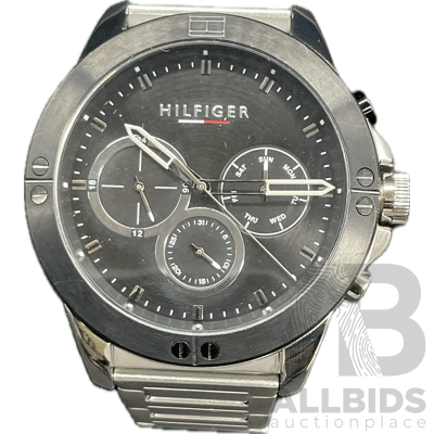 TOMMY HILFIGER Men's Multi Function Watch