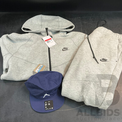 Nike Size L Apparel - Jacket, Pants & Hat