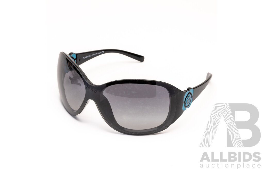 Chanel Vintage Black Camellia Shield Sunglasses, 6032 C.1020/8G 115 3N with Chanel Sunglass Pouch