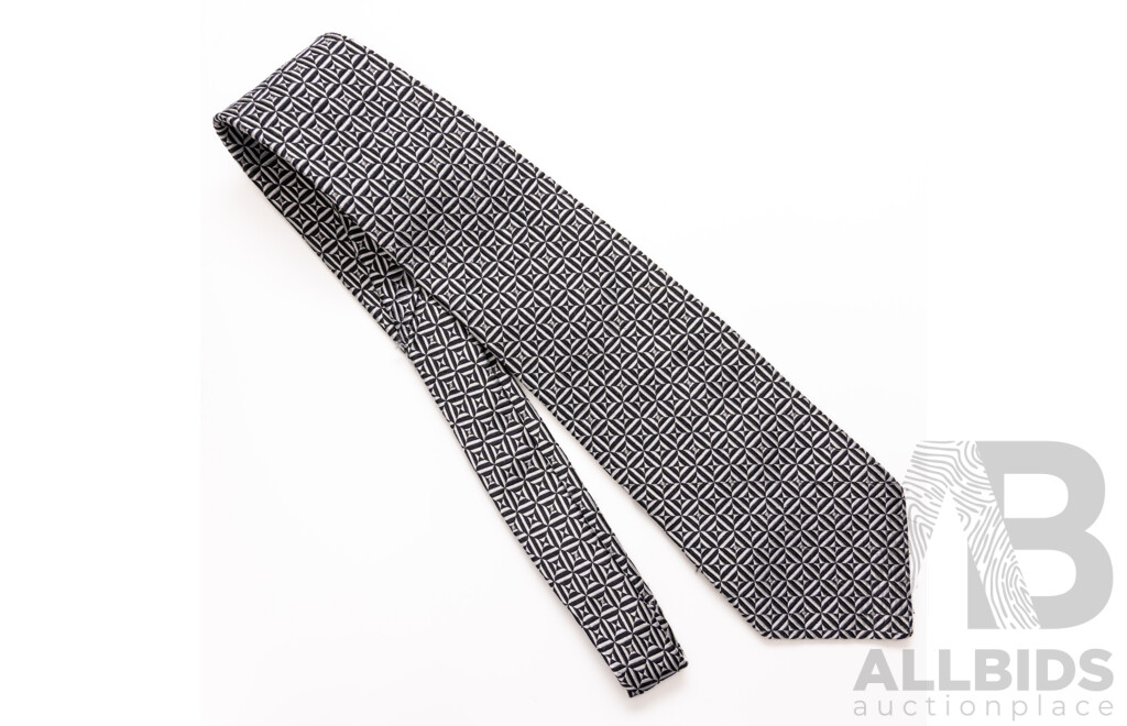0scar De La Renta Silk Tie with Geometric Pattern