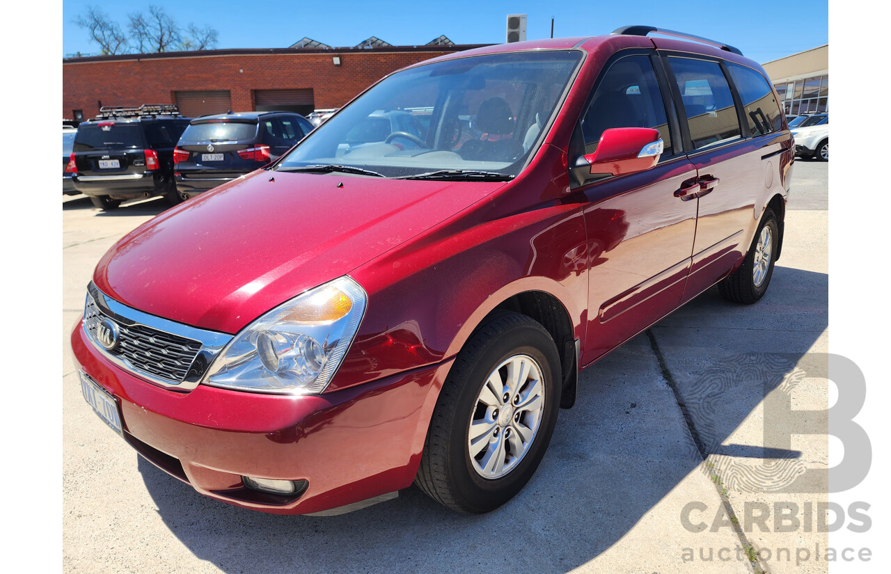 11/2013 Kia Grand Carnival Si VQ MY13 4d Wagon Maroon 3.5L