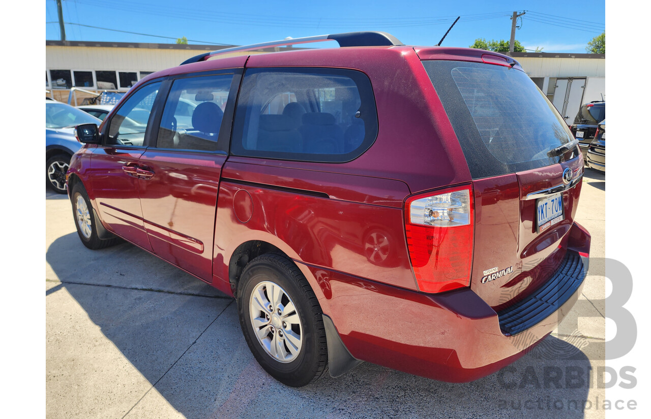 11/2013 Kia Grand Carnival Si VQ MY13 4d Wagon Maroon 3.5L