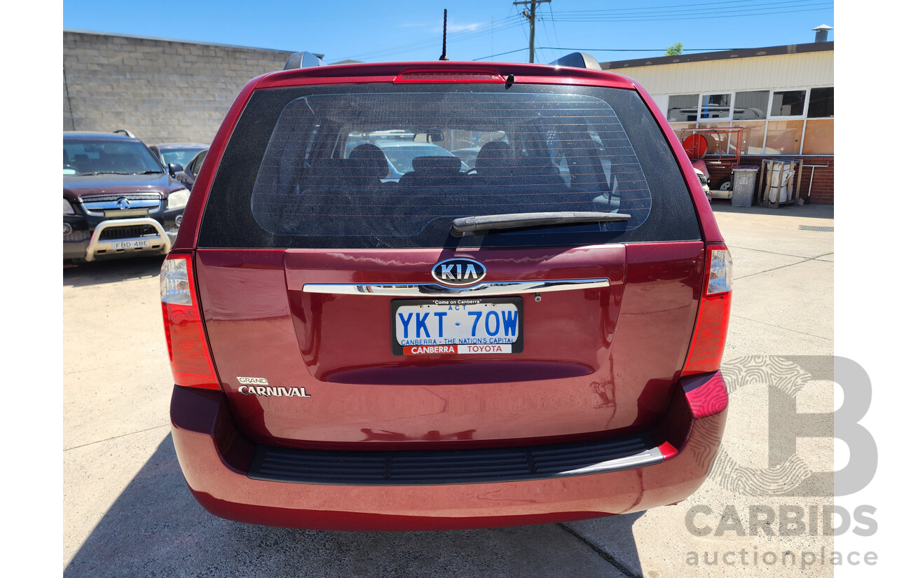 11/2013 Kia Grand Carnival Si VQ MY13 4d Wagon Maroon 3.5L