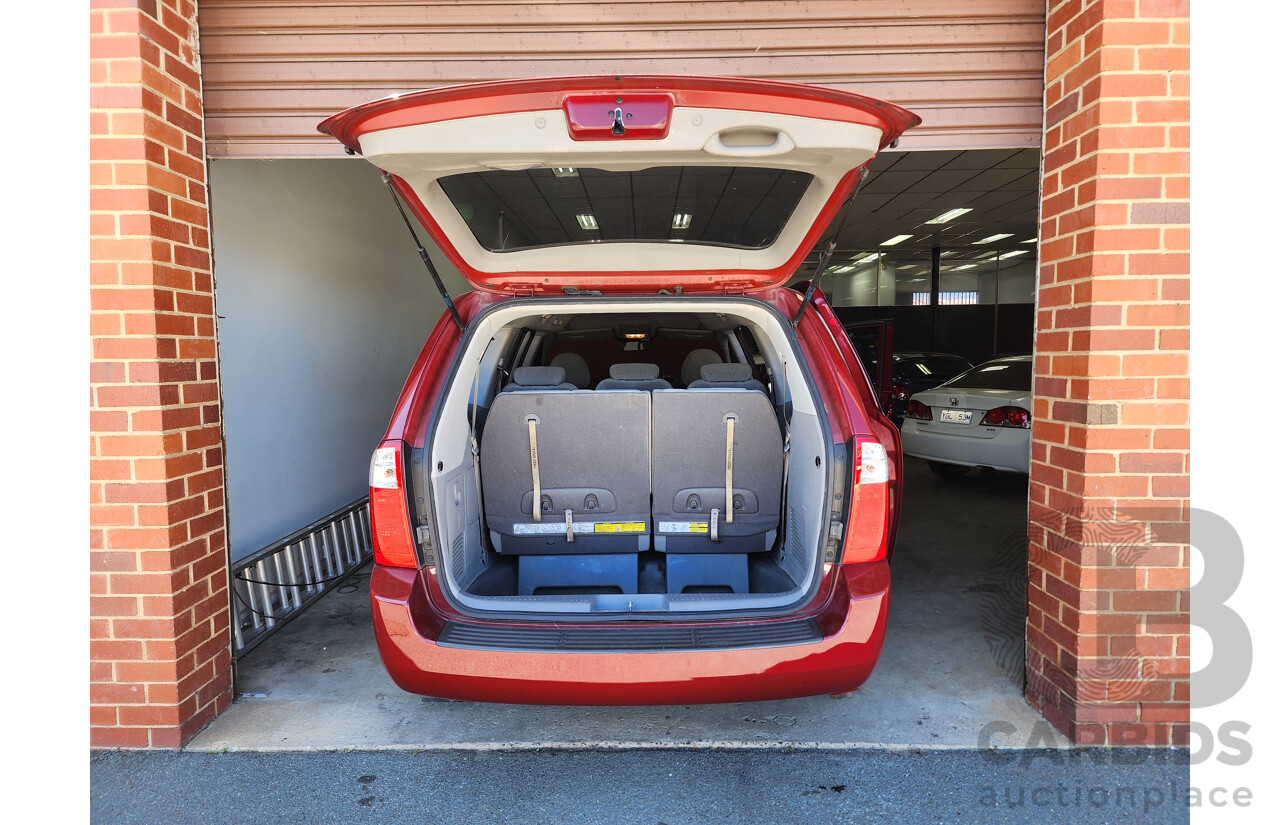 11/2013 Kia Grand Carnival Si VQ MY13 4d Wagon Maroon 3.5L