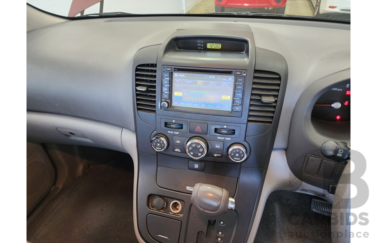 11/2013 Kia Grand Carnival Si VQ MY13 4d Wagon Maroon 3.5L